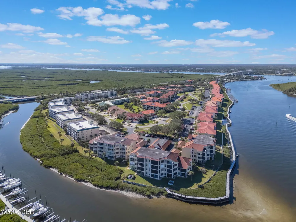 426 Bouchelle Drive #101 New Smyrna Beach, FL 32169
