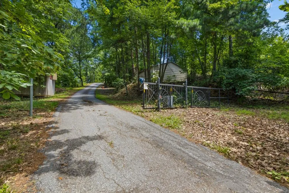 2709 Jamerson Road Marietta, GA 30066