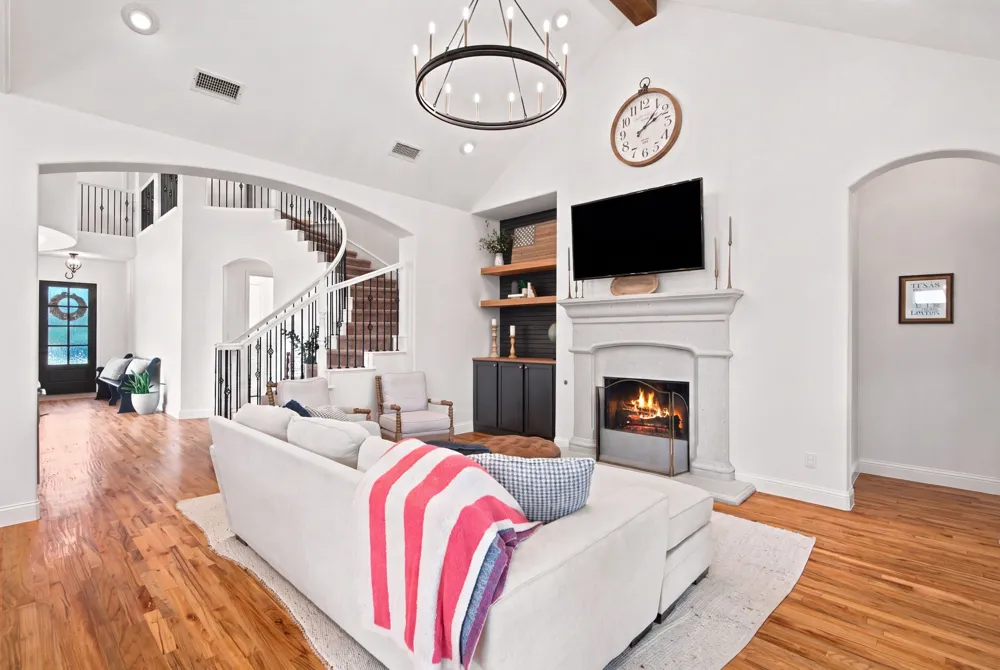 1200 Grant Avenue Lantana, TX 76226