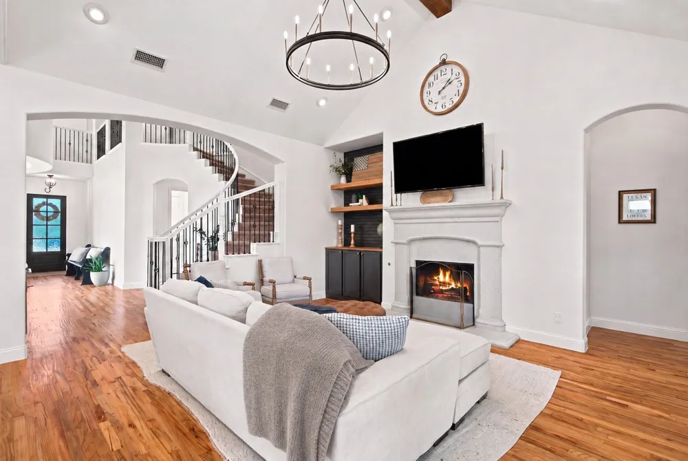 1200 Grant Avenue Lantana, TX 76226