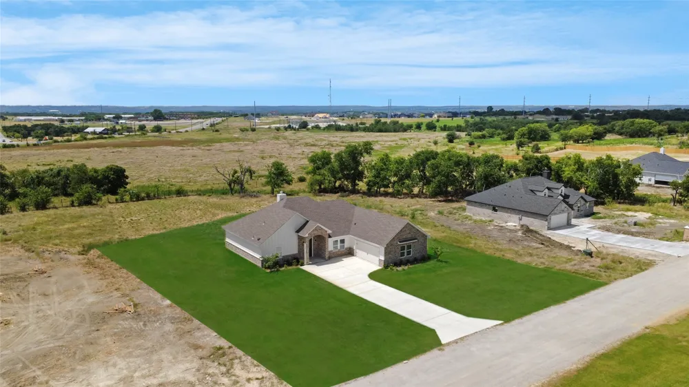 1020 Don Eve Court Azle, TX 76020