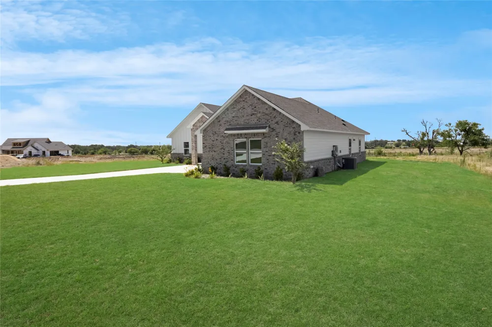 1020 Don Eve Court Azle, TX 76020