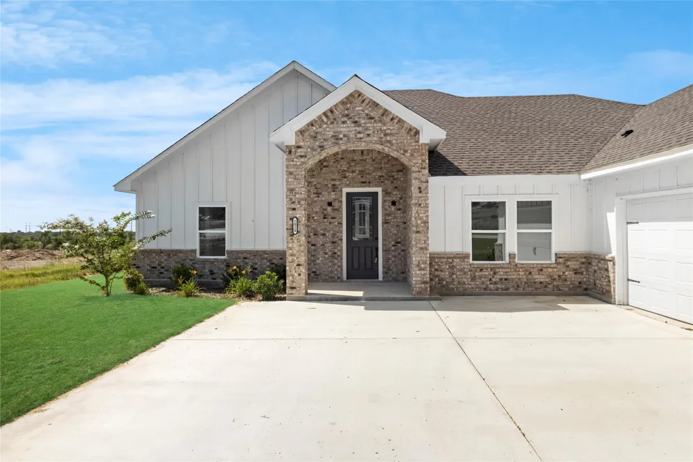1020 Don Eve Court Azle, TX 76020