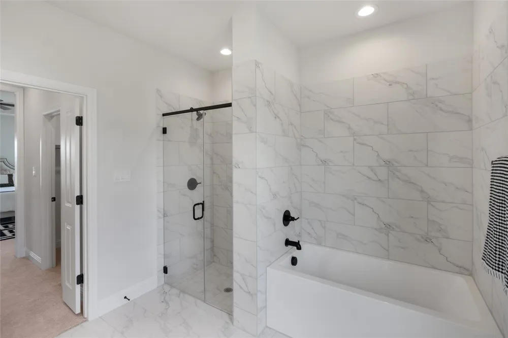 1020 Don Eve Court Azle, TX 76020