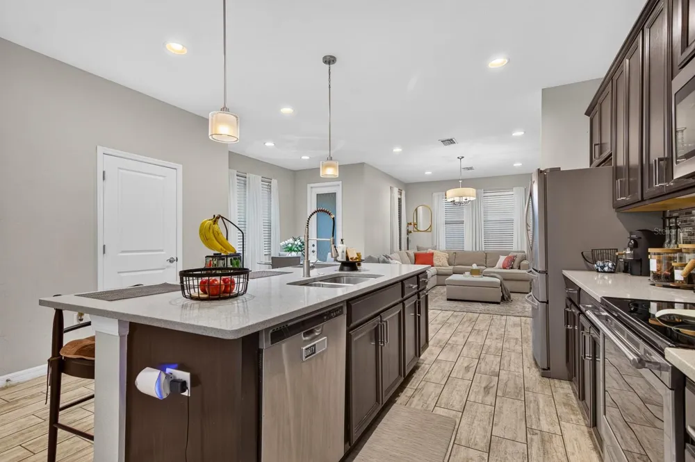 6717 CITRUS CREEK LANE Tampa, FL 33625