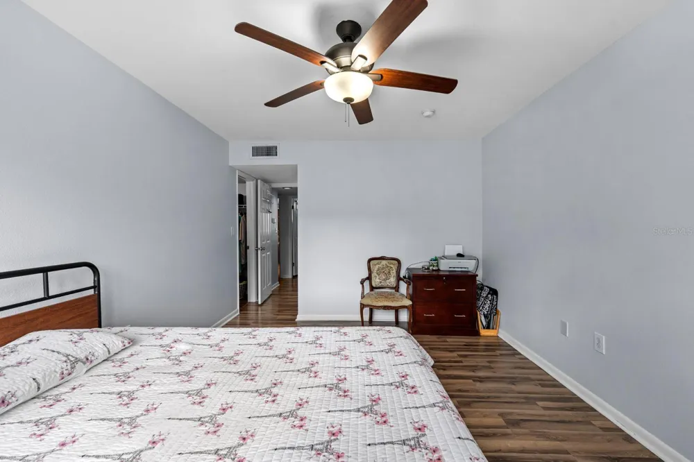 875 S VILLAGE DRIVE #101 St Petersburg, FL 33716