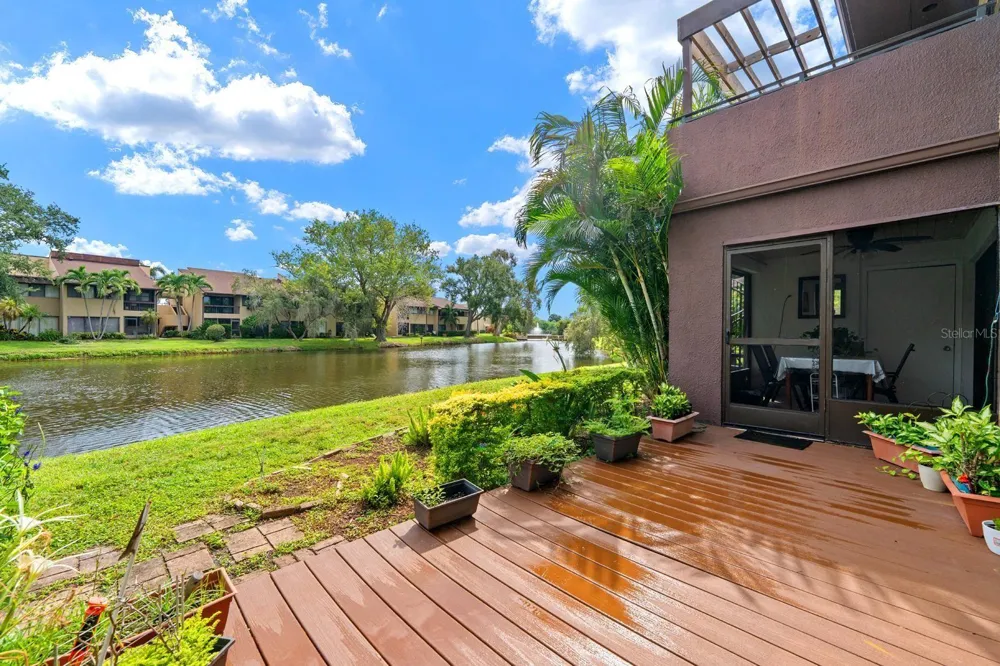 875 S VILLAGE DRIVE #101 St Petersburg, FL 33716