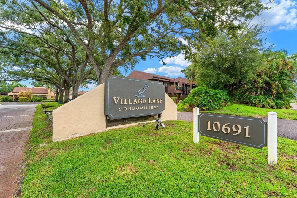 875 S VILLAGE DRIVE #101 St Petersburg, FL 33716