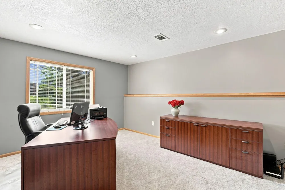 2412 Maple Court Buffalo, MN 55313