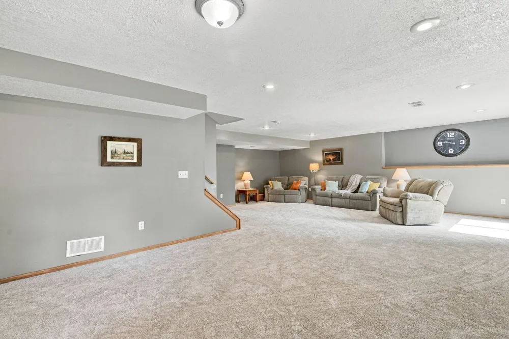 2412 Maple Court Buffalo, MN 55313