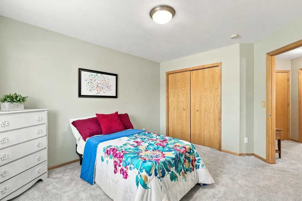 2412 Maple Court Buffalo, MN 55313
