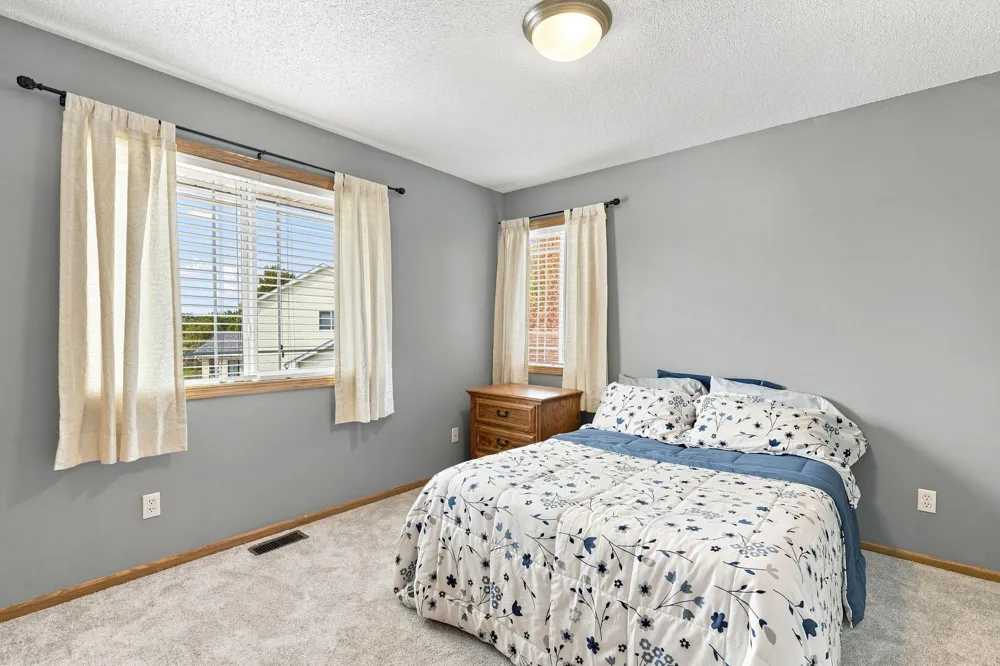 2412 Maple Court Buffalo, MN 55313