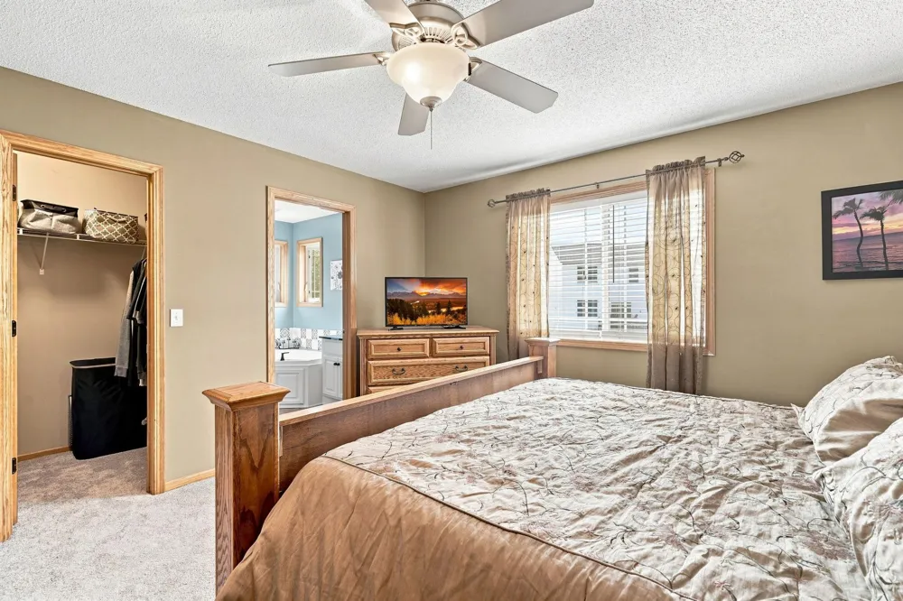 2412 Maple Court Buffalo, MN 55313