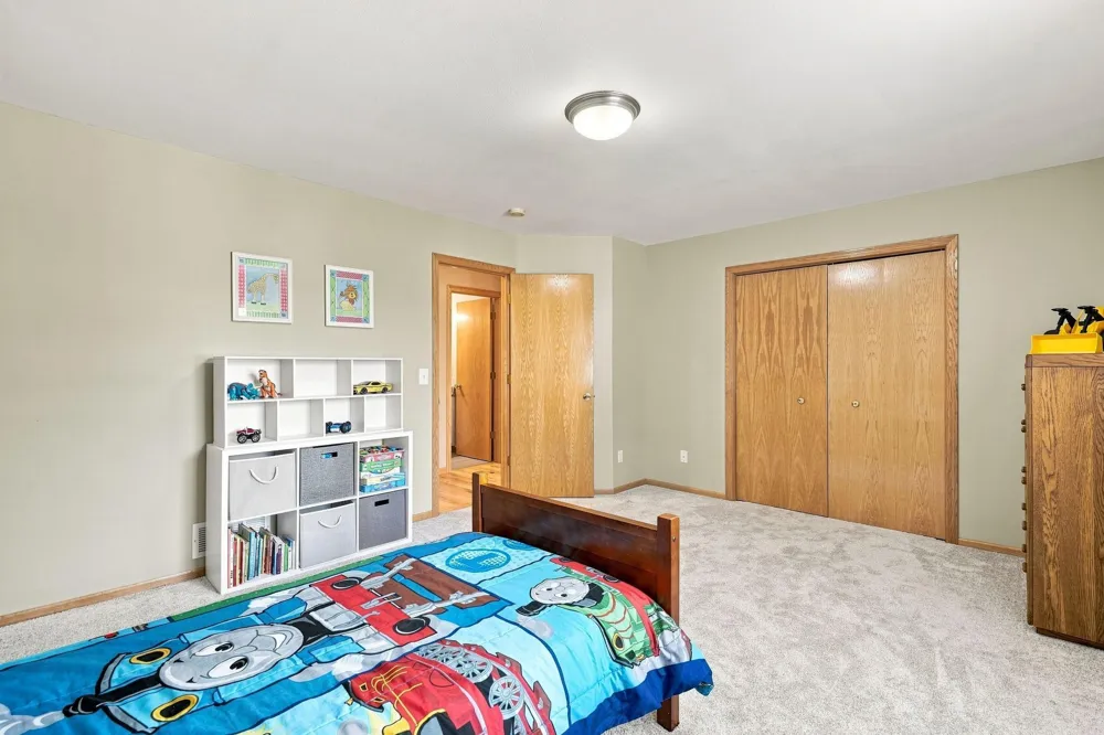 2412 Maple Court Buffalo, MN 55313