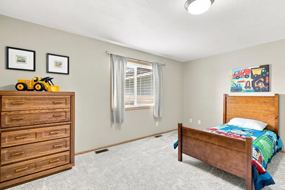 2412 Maple Court Buffalo, MN 55313