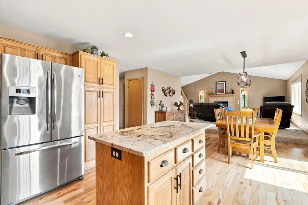 2412 Maple Court Buffalo, MN 55313