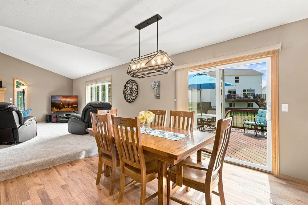 2412 Maple Court Buffalo, MN 55313