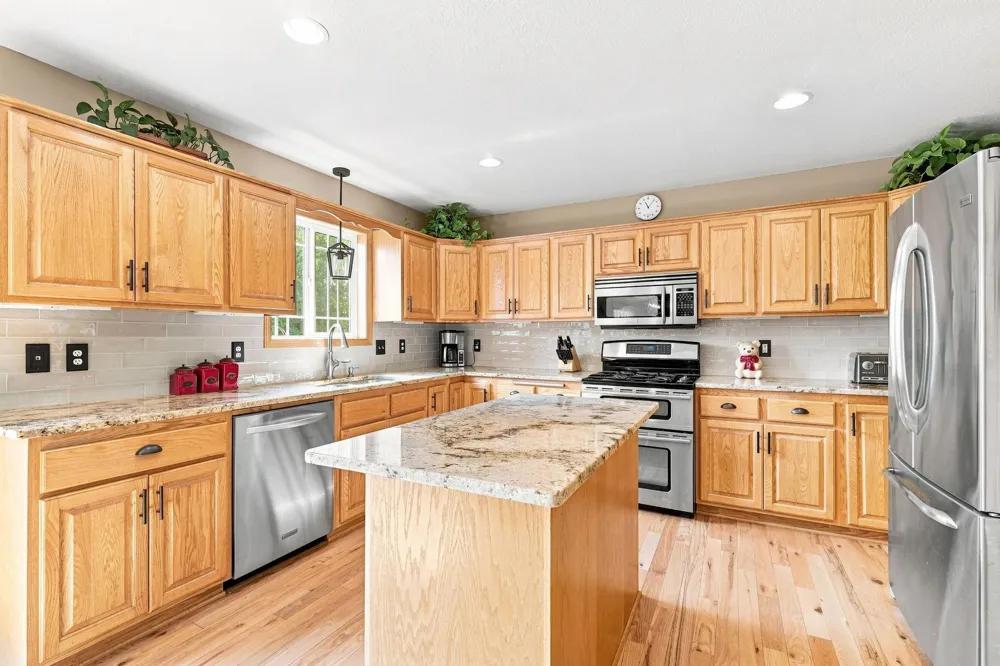 2412 Maple Court Buffalo, MN 55313