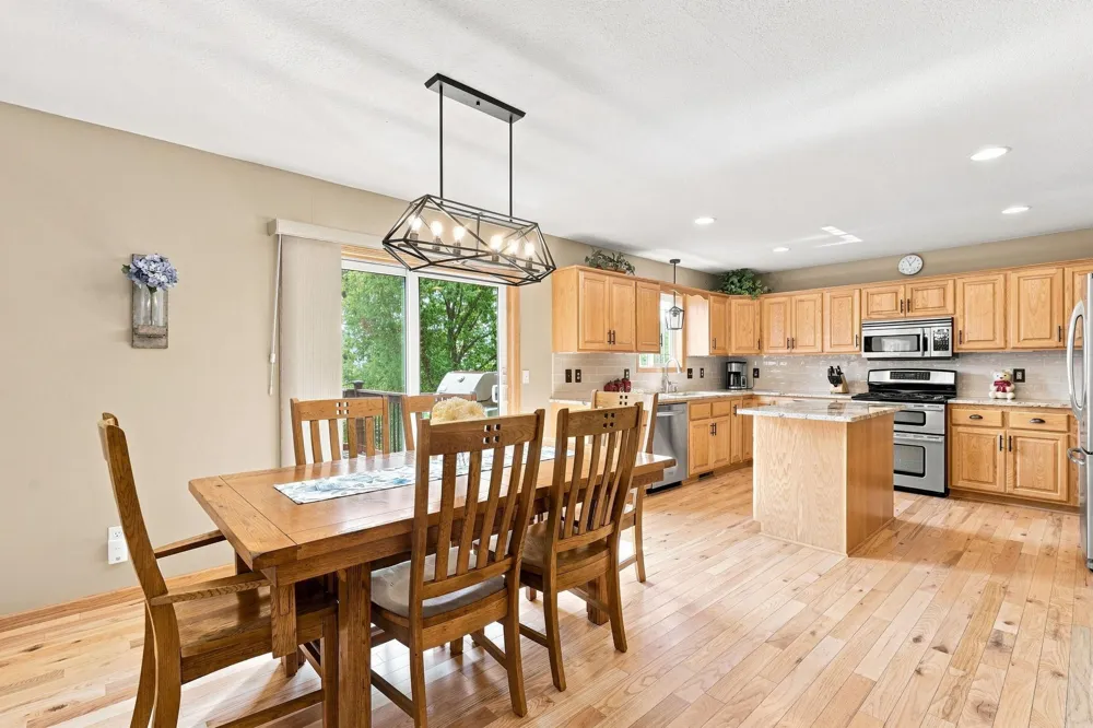 2412 Maple Court Buffalo, MN 55313