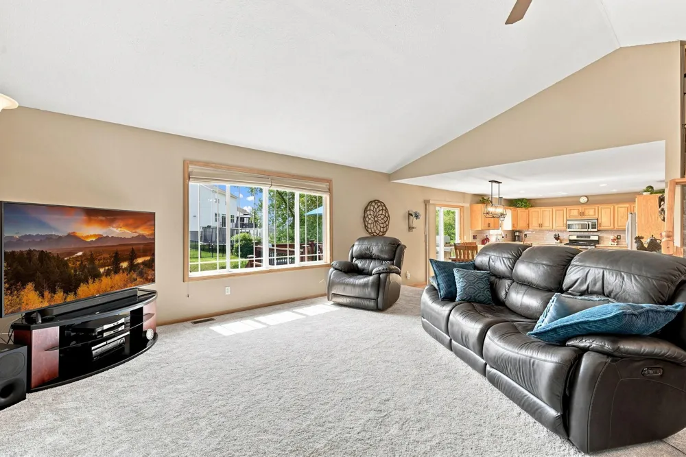 2412 Maple Court Buffalo, MN 55313