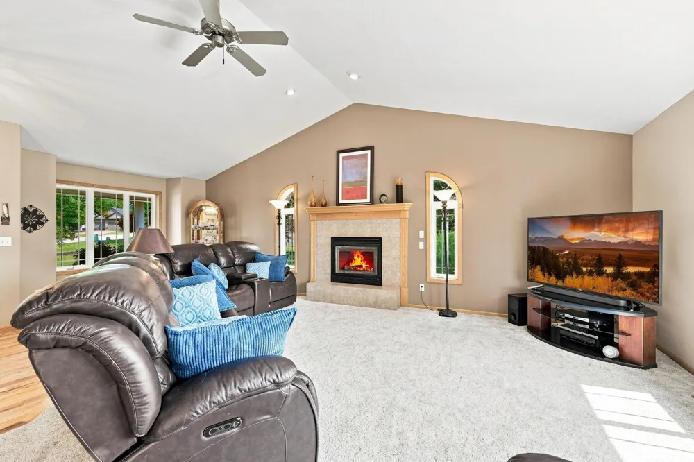 2412 Maple Court Buffalo, MN 55313