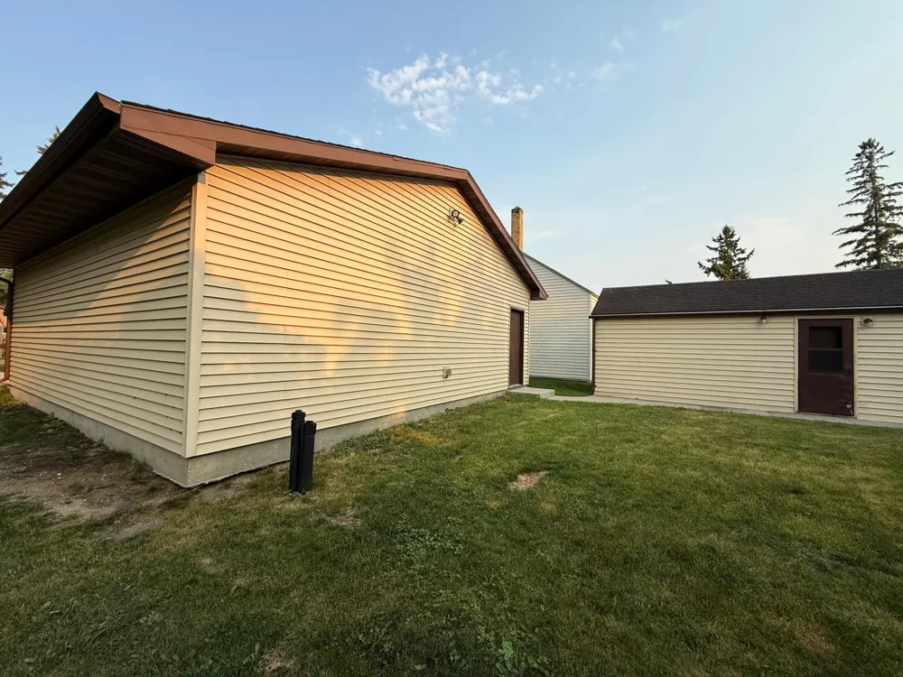 618 Dewey Avenue Thief River Falls, MN 56701