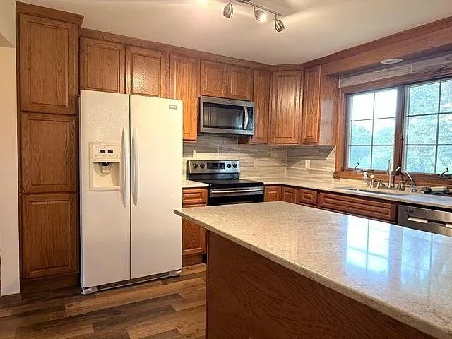 1992 Great Bend Boulevard Windom, MN 56101