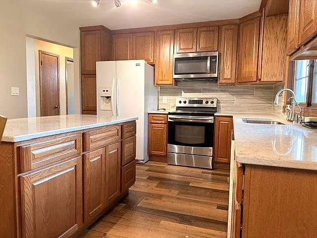 1992 Great Bend Boulevard Windom, MN 56101