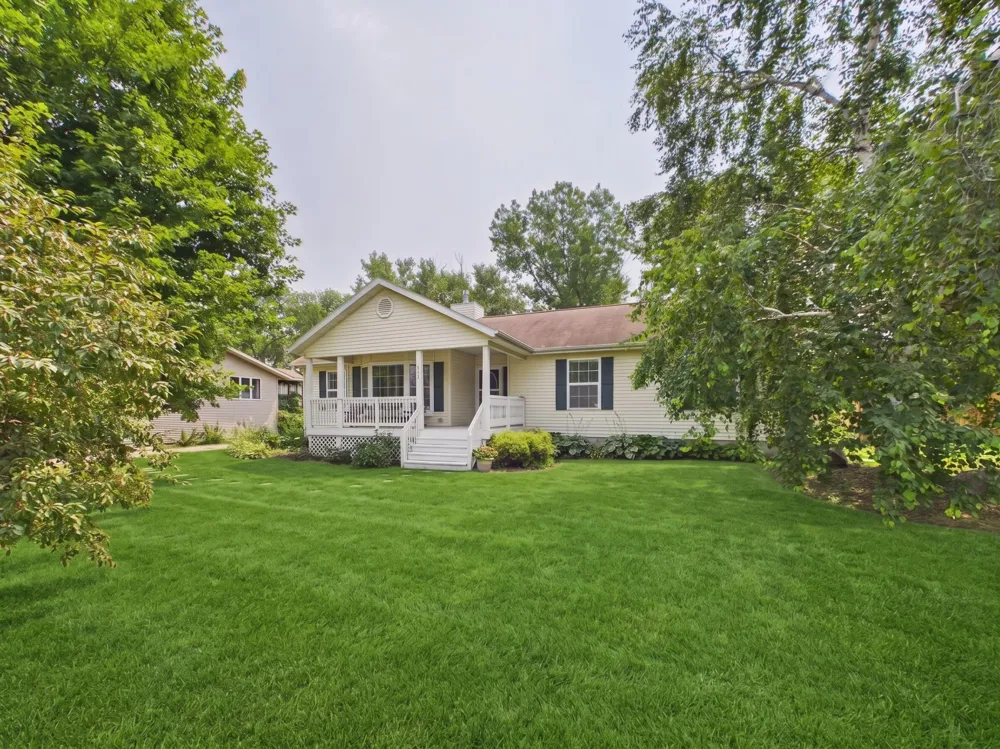 417 Countryside Drive SE Montgomery, MN 56069