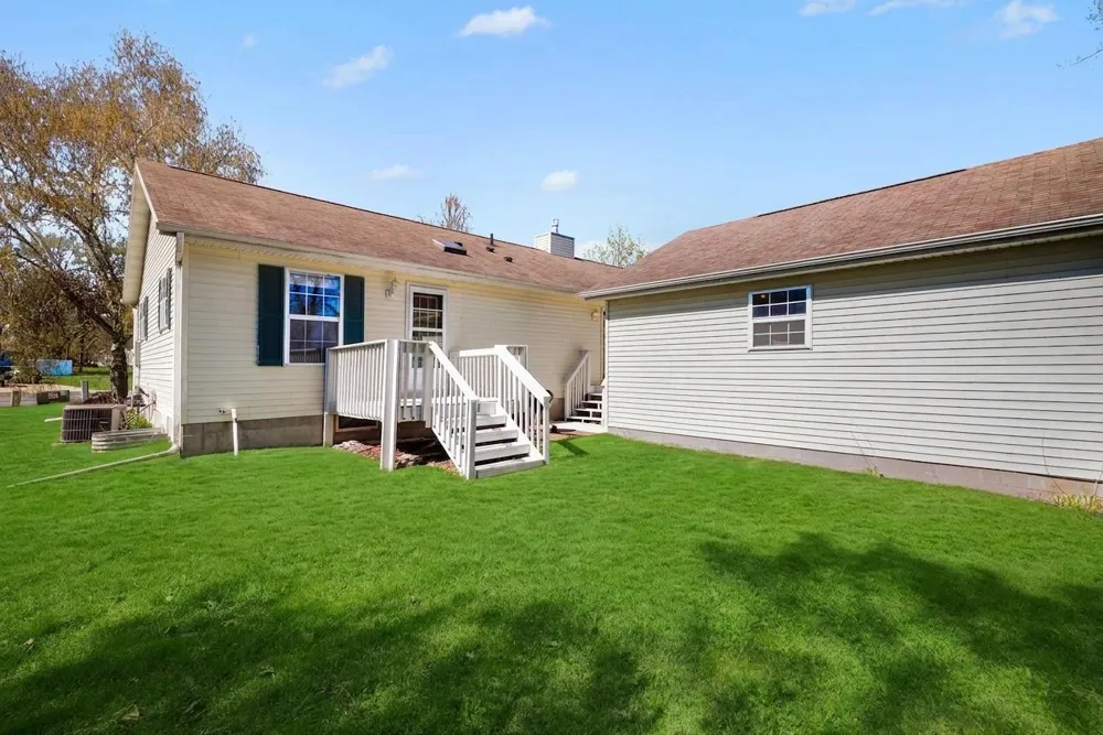 417 Countryside Drive SE Montgomery, MN 56069
