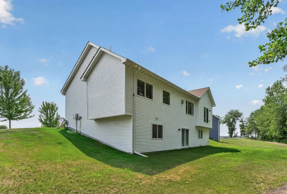 313 Lachermeier Lane Waverly, MN 55390