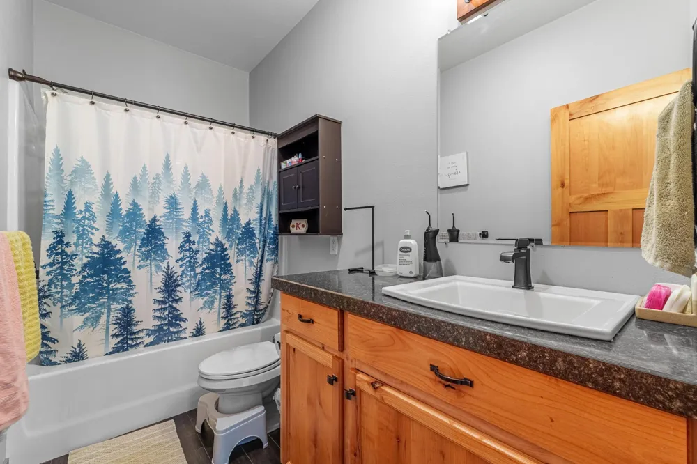 503 Sheyenne Drive Abercrombie, ND 58001