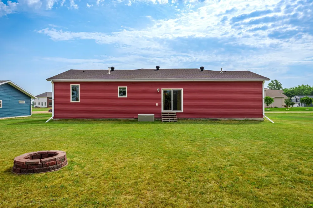 503 Sheyenne Drive Abercrombie, ND 58001