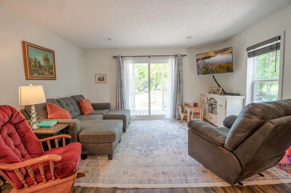 8170 North Shore Drive Spicer, MN 56288