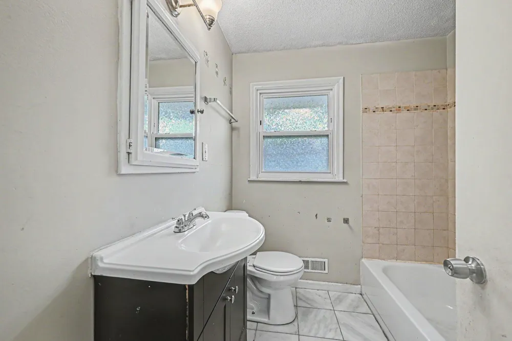 5931 Zenith Avenue Brooklyn Center, MN 55429