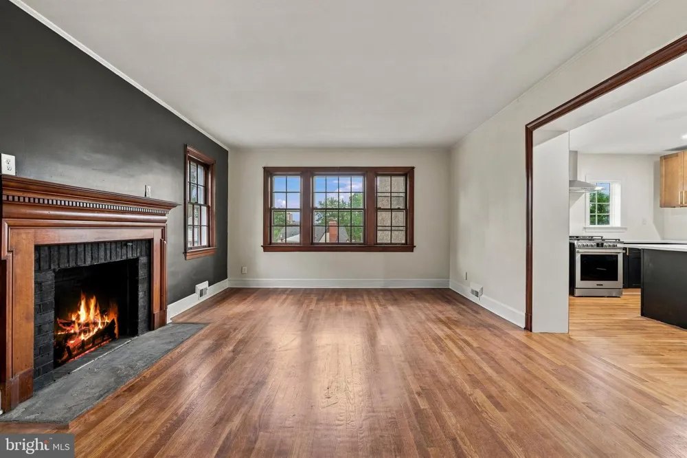 1006 26TH STREET S Arlington, VA 22202