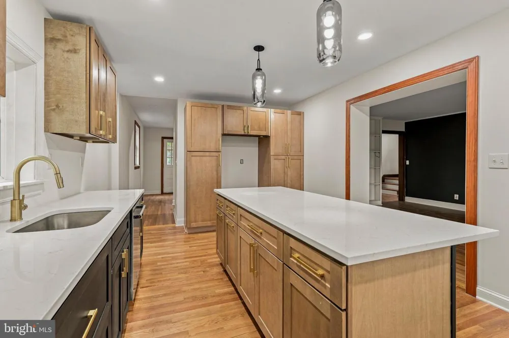 1006 26TH STREET S Arlington, VA 22202