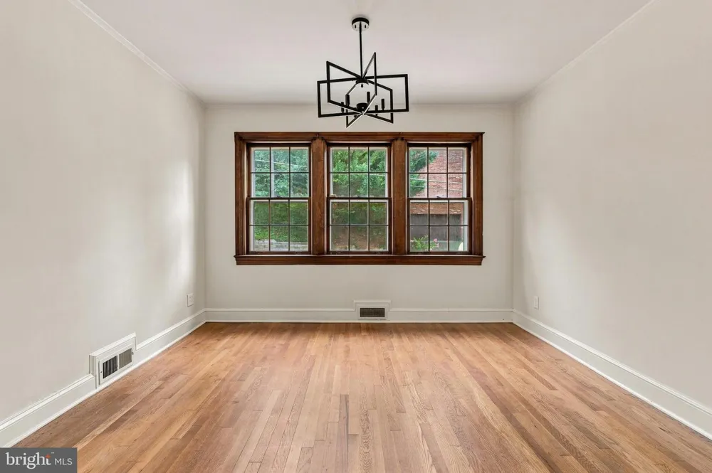 1006 26TH STREET S Arlington, VA 22202