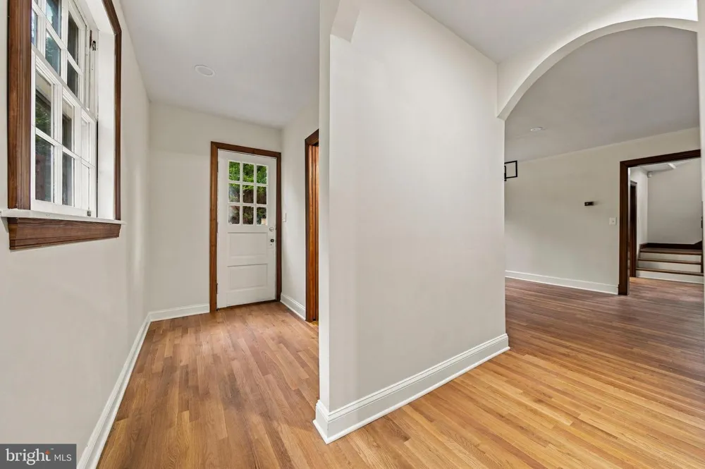 1006 26TH STREET S Arlington, VA 22202