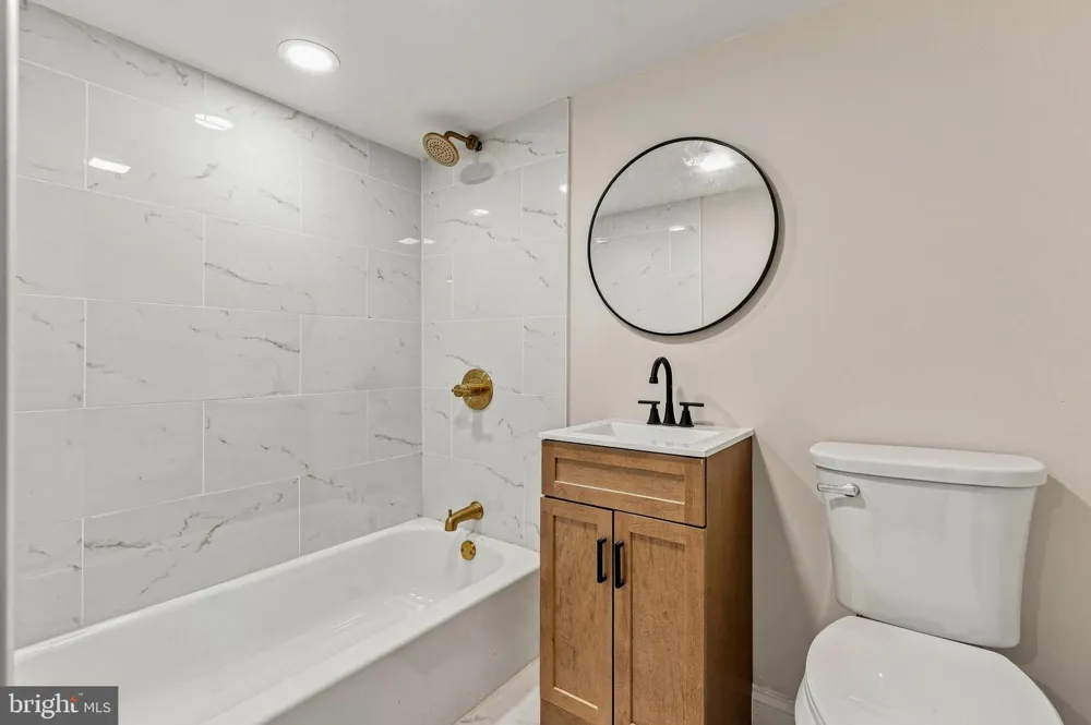 1006 26TH STREET S Arlington, VA 22202