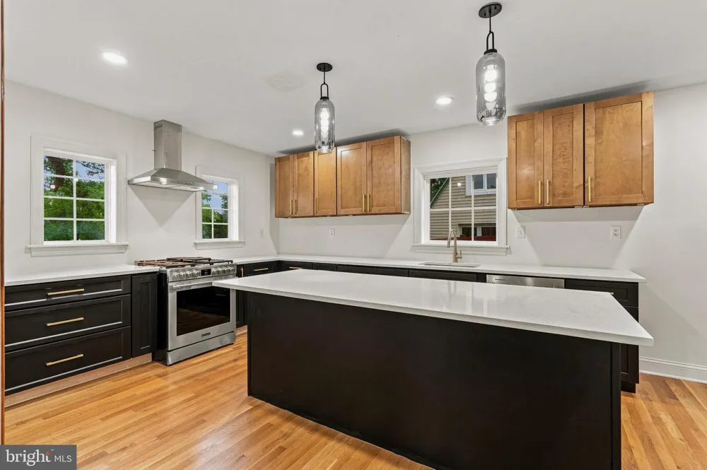 1006 26TH STREET S Arlington, VA 22202