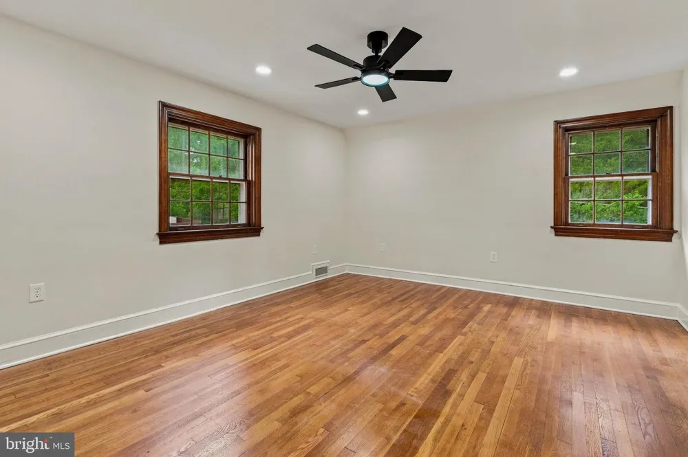 1006 26TH STREET S Arlington, VA 22202