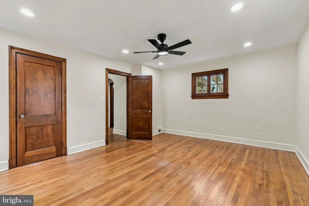 1006 26TH STREET S Arlington, VA 22202