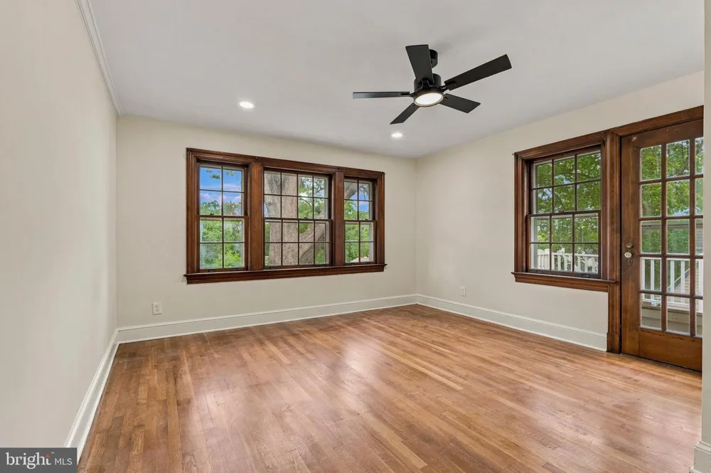 1006 26TH STREET S Arlington, VA 22202