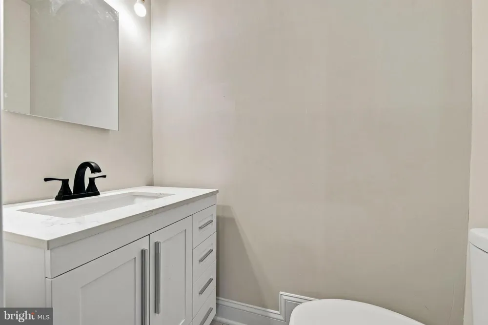 1006 26TH STREET S Arlington, VA 22202