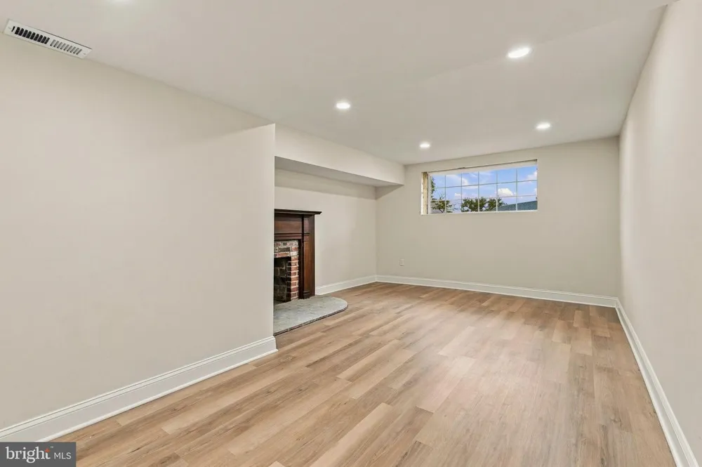 1006 26TH STREET S Arlington, VA 22202