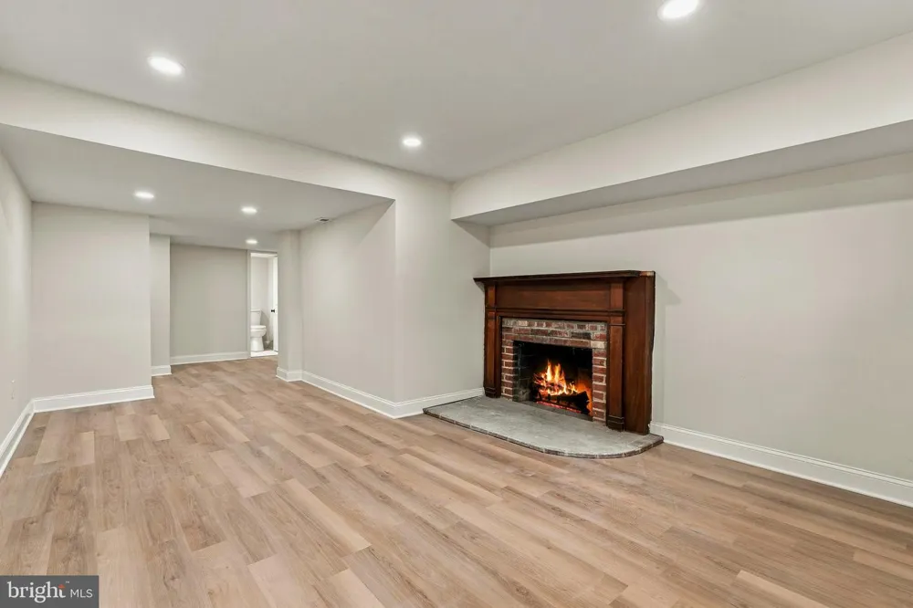 1006 26TH STREET S Arlington, VA 22202