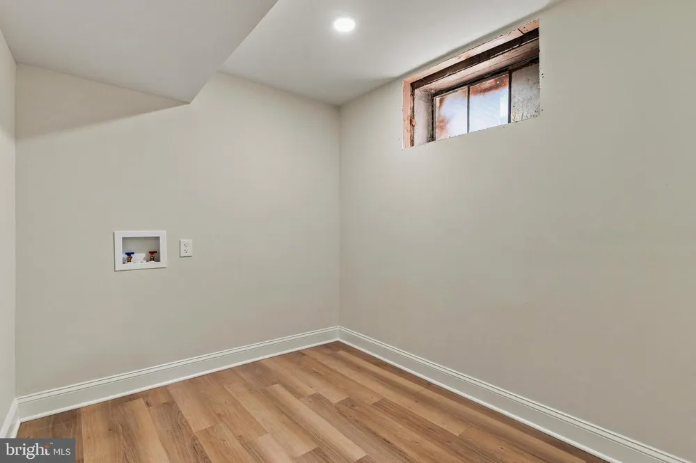 1006 26TH STREET S Arlington, VA 22202