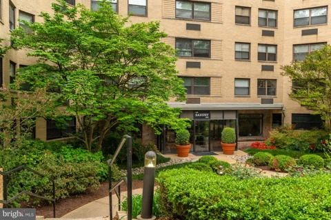 1801 CLYDESDALE PLACE NW #505
