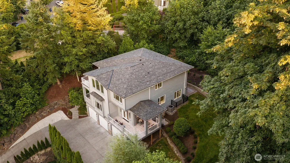 16125 SE 44th Way Bellevue, WA 98006